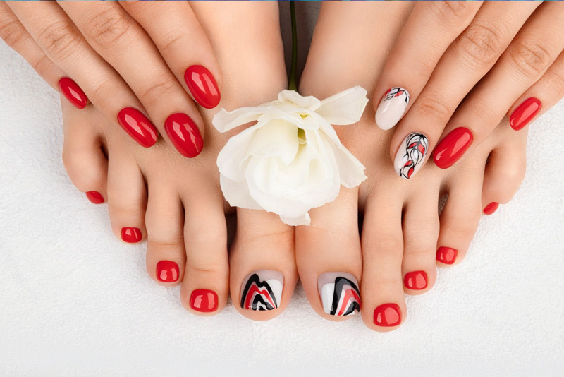 gelnaegel-rot-muster-floral-geometric